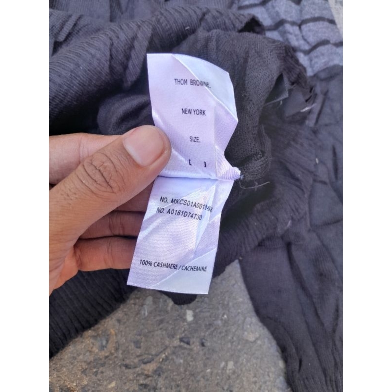 thom browne sweater rajut