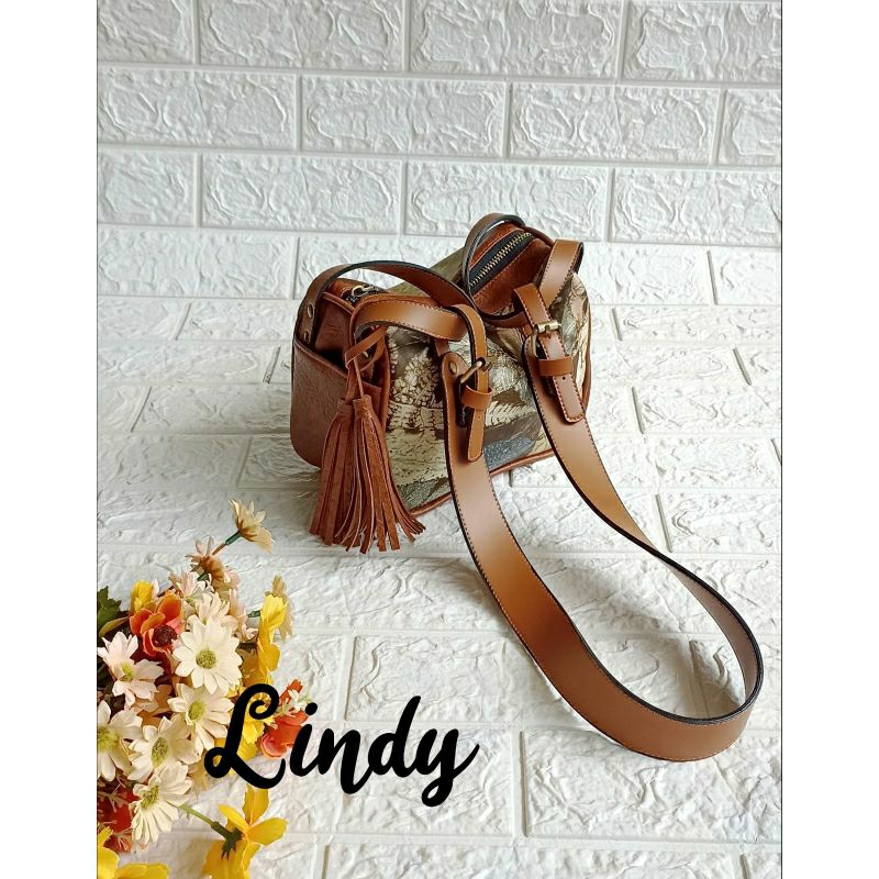 Tas Lindy kulit sapi ecoprint wanita