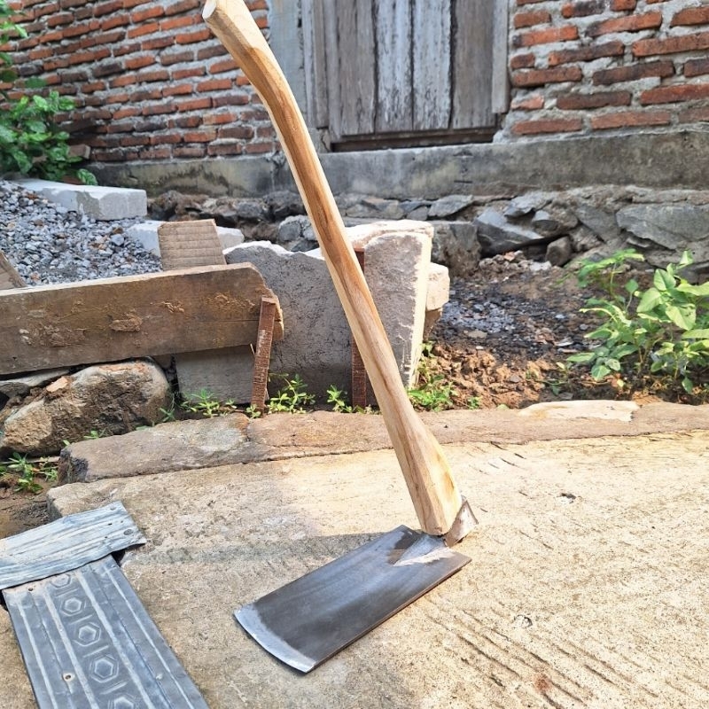 Cangkul sawah anti lengket baja asli-pacul berkebun model ganclong-cangkul segala tanah murah