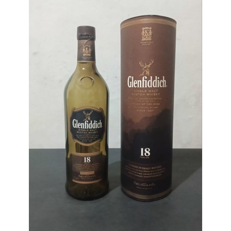 Botol bekas botol kosong minuman glenfidich 18 + dus untuk hiasan dan koleksi/prakarya