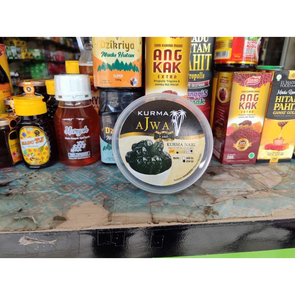 

Kurma Ajwa 250 gram Kualitas Terbaik