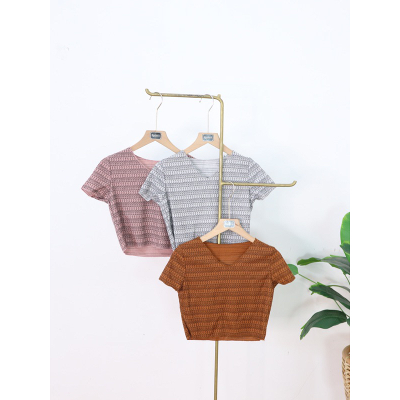 Pakaian wanita✨Crop Knite Ella Crop