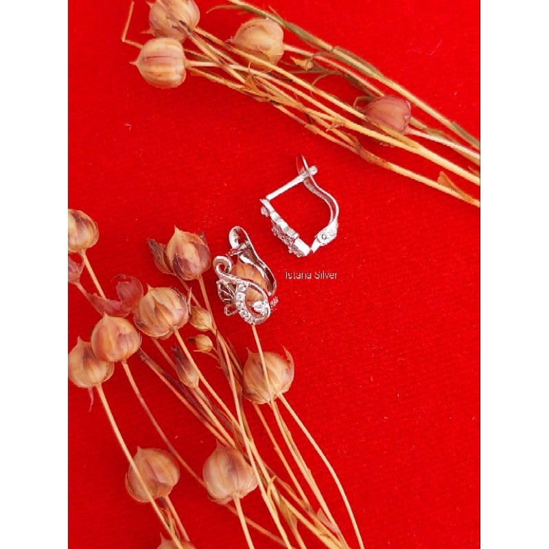 Anting Anting model Kupu