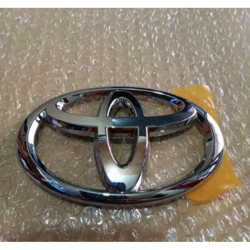 Emblem Logo Toyota Avanza Vvti lama 2004 - 2011