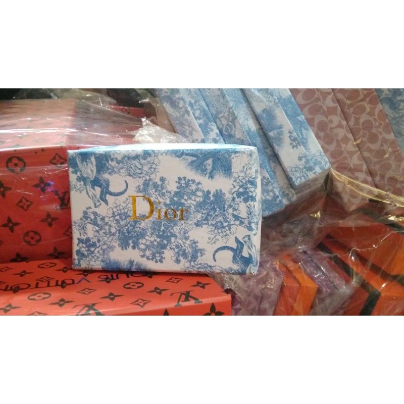 

box packing dompet di*r ukuran 15x9x3cm