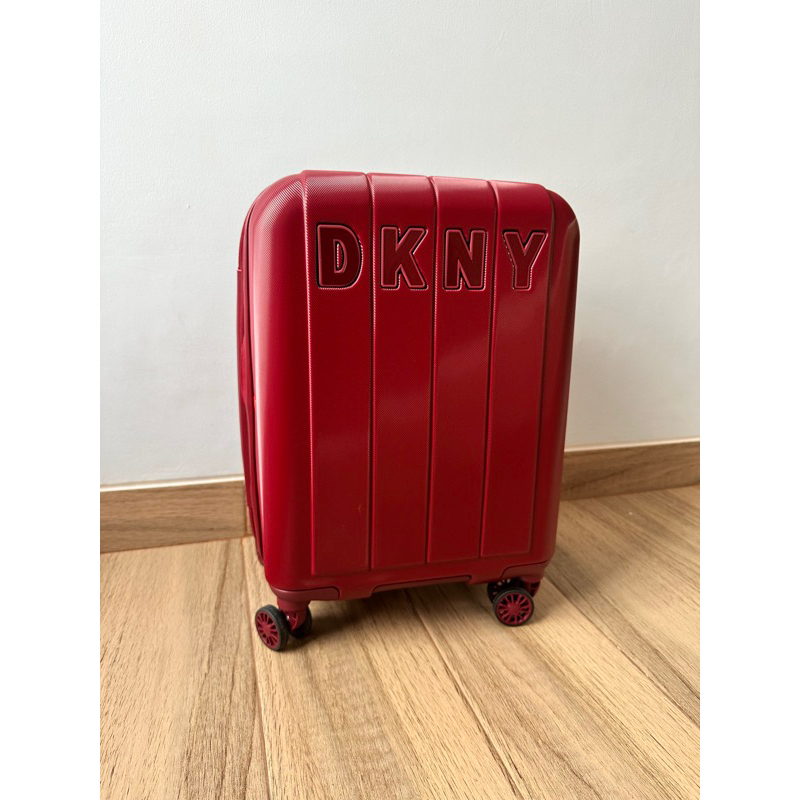 DKNY Koper 20”