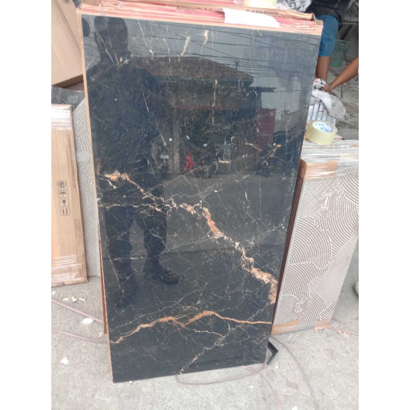 GRANIT 60X120 LANTAI DINDING GARUDA MAGIOR BLACK