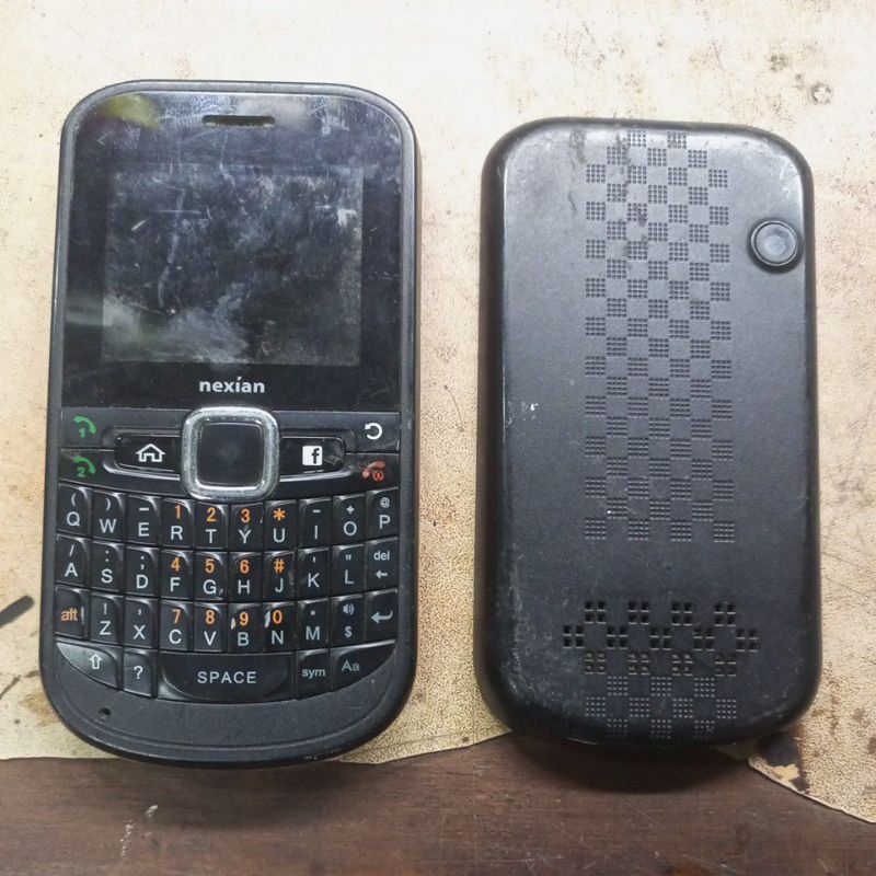 Nexian NX G353 Bahan