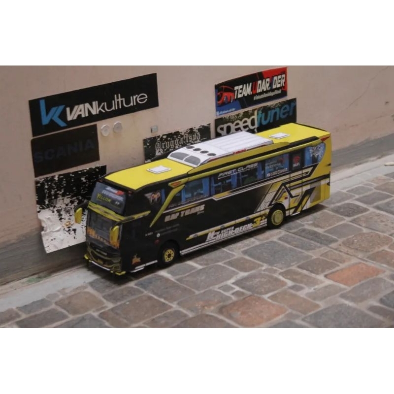 PAPERCRAFT BUS RAF TRANS SKALA 1:50