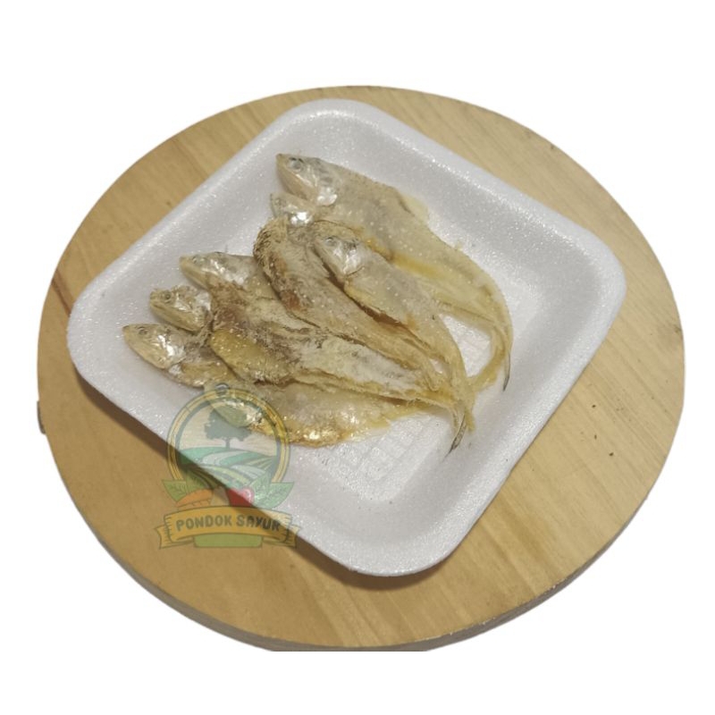 

Ikan asin Bulu ayam 1pack isi 4