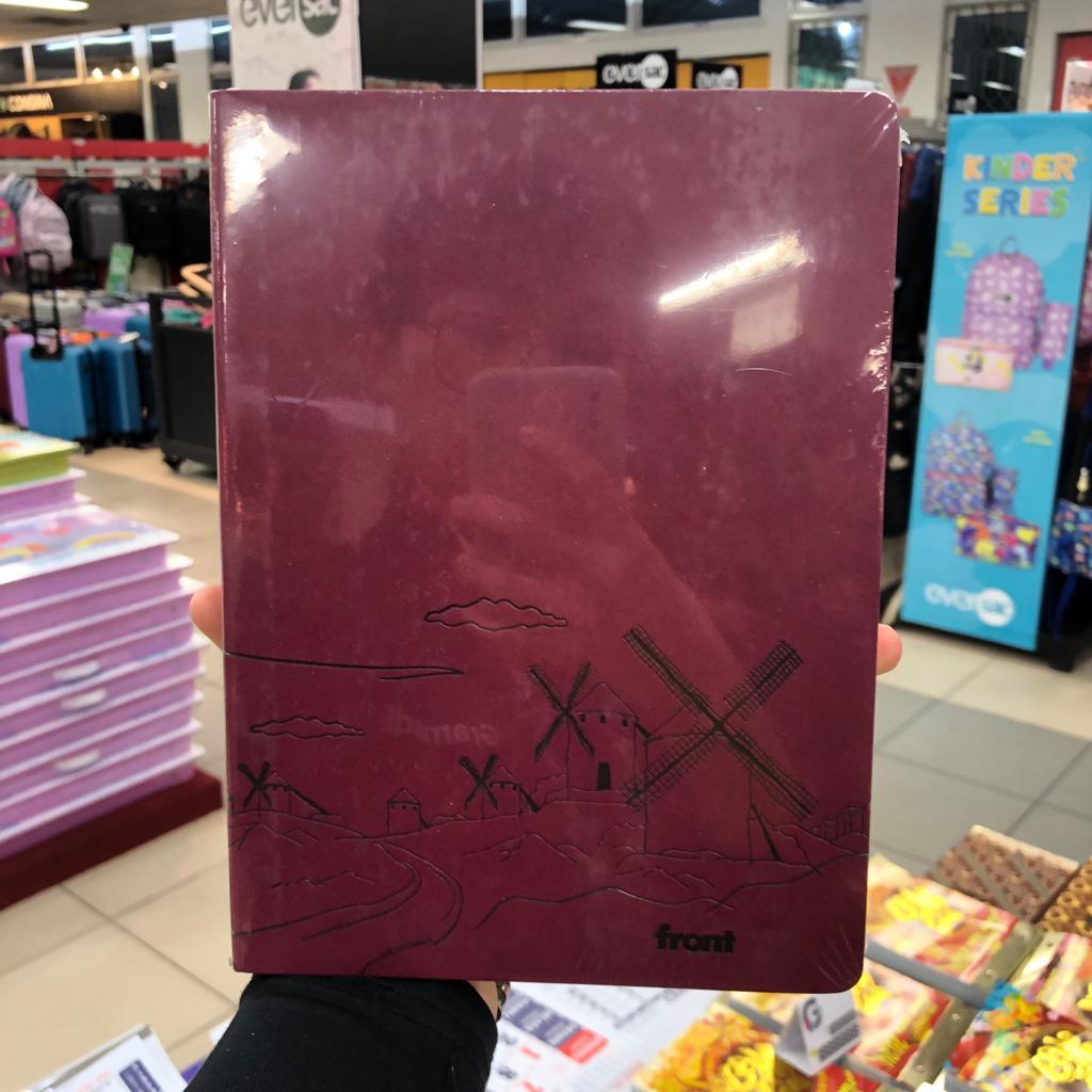 

Gramedia - Front Notebook D82-A501 Maroon