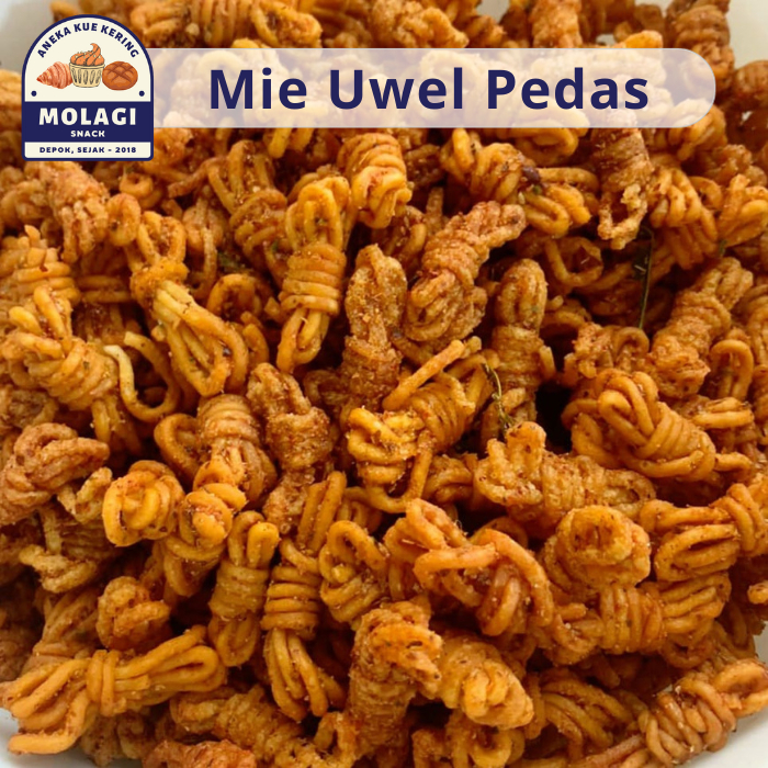 

Mie Uwel Pedas Daun Jeruk / Mie Gulung Pedas 250 Gram - Molagi Snack