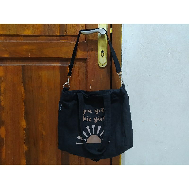 WTS Preloved zakwoow style sena totebag 2 in 1 sling bag | jual sena tote bag black bekas