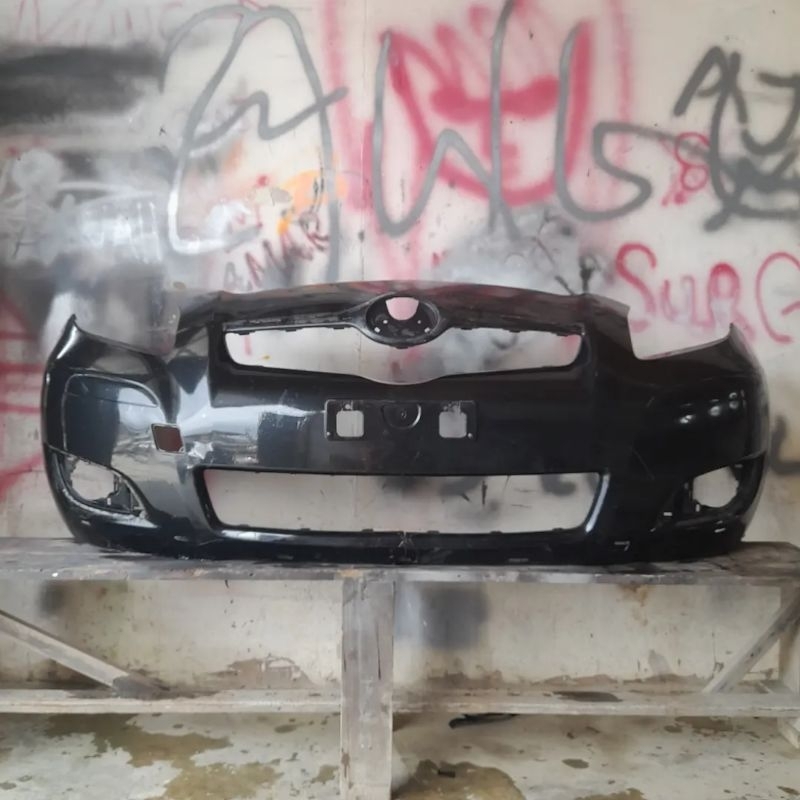 Bumper Toyota Yaris 2012