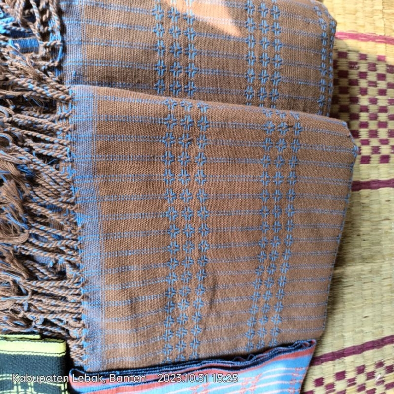 Kain tenun tradisional suku baduy