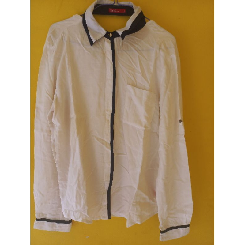KEMEJA WANITA PUTIH LOGO ORIGINAL PRELOVED