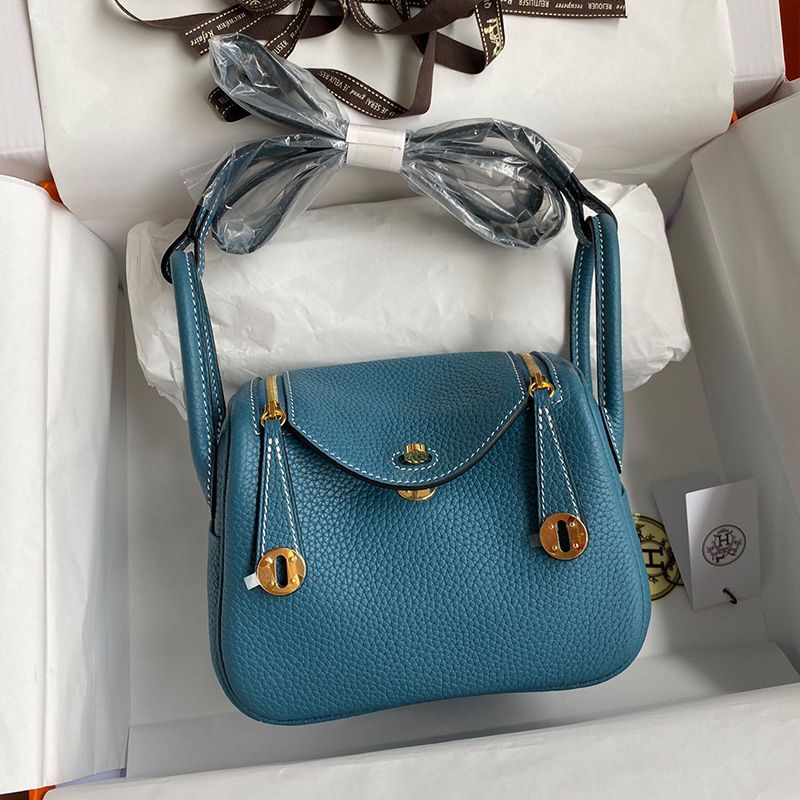 Free Box - TAS H20879Lindy Ukuran 20 Warna Navy. Tas Selempang & Bahu Wanita Import