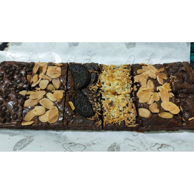 

Fudgy_Brownies_30×10