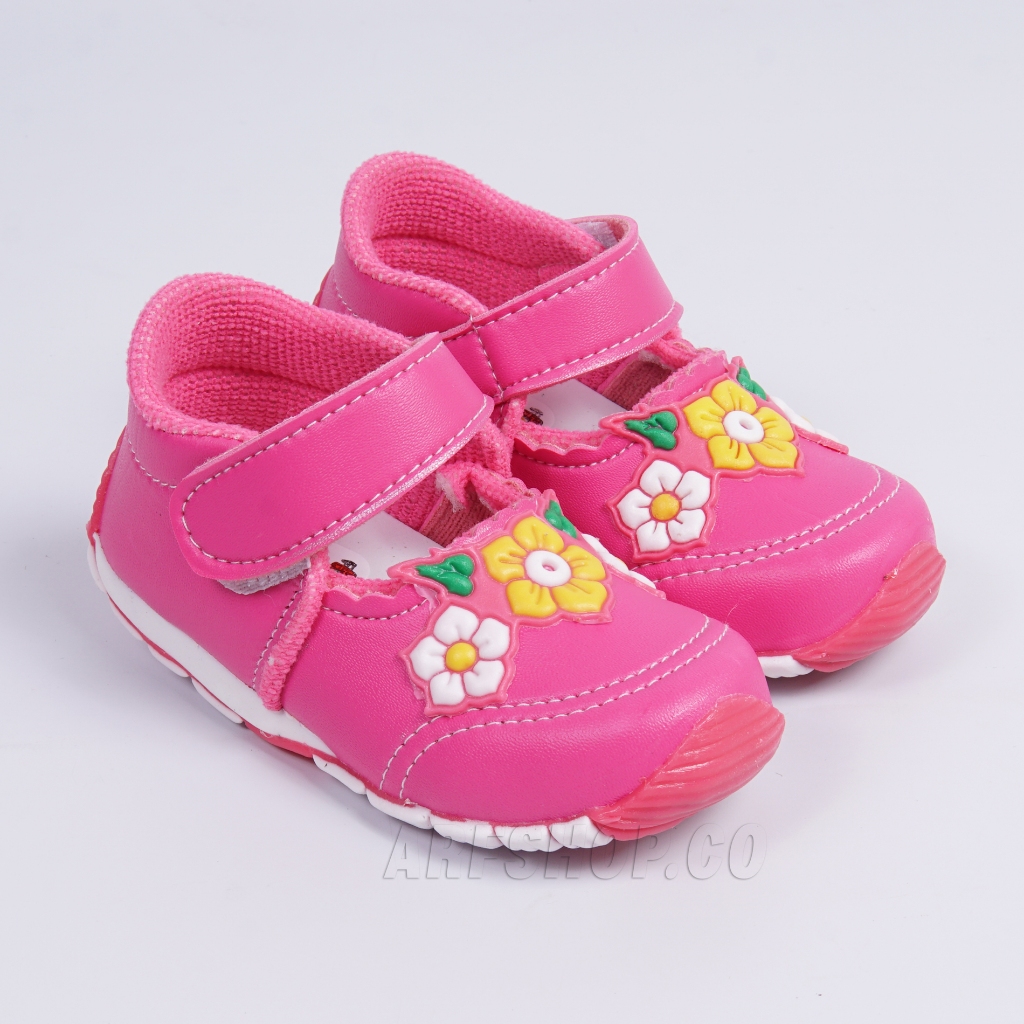 SEPATU ANAK BUNYI BAYI PEREMPUAN BUNGA TIGA USIA 1 -3 TAHUN/SEPATU BALITA MURAH[BUNYI CIT-CIT]
