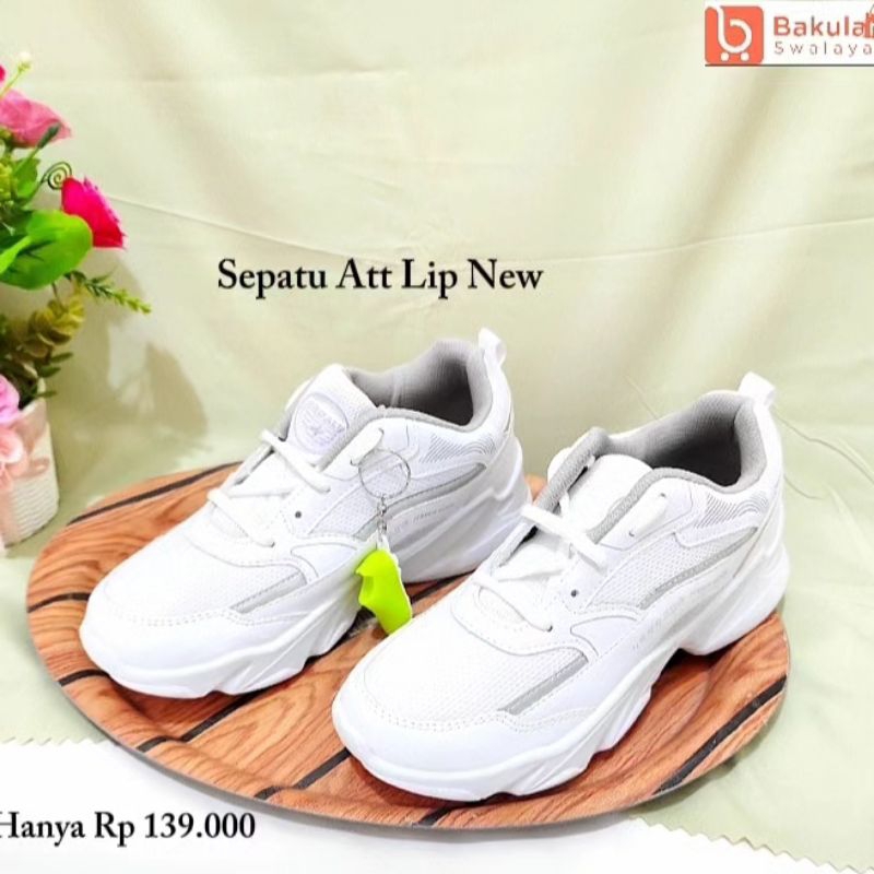 Sepatu Putih Wanita Pro Att Lip_Sneakers