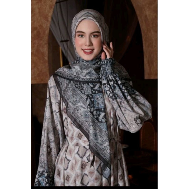 Mandjha Hijab Ivan Gunawan Fashion Scarf Original Eternity,Ready Banyak Motif Mandjha Lainnya Palest