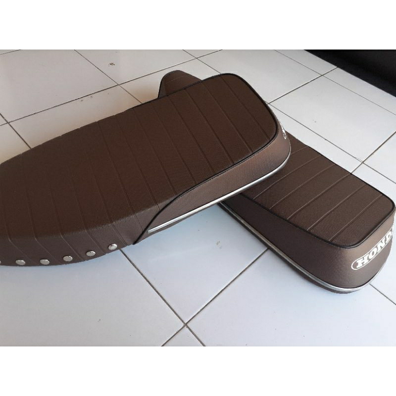 JOK MOTOR HONDA C70 MODIF SPORT VARIASI LIS BENIK COKLAT