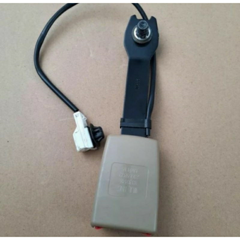 stick stik lock safety belt seatbelt Innova Fortuner Hilux Avanza Xenia Agya Ayla sensor