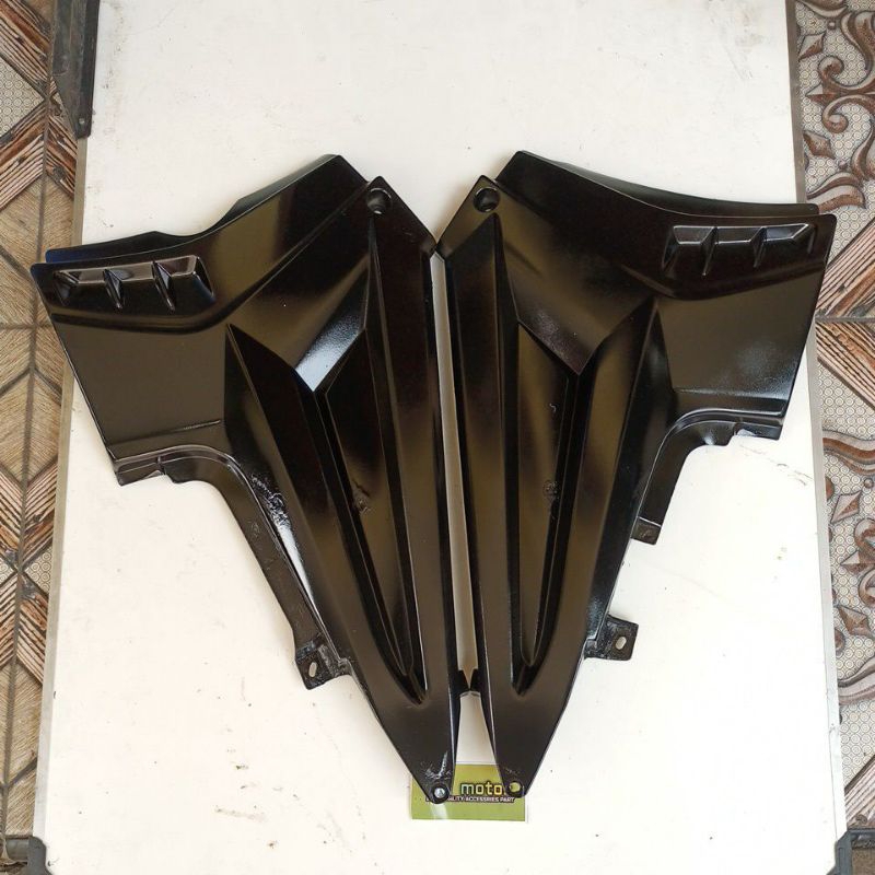COVER TUTUP AKI ACCU YAMAHA SCORPIO Z NEW ORIGINAL