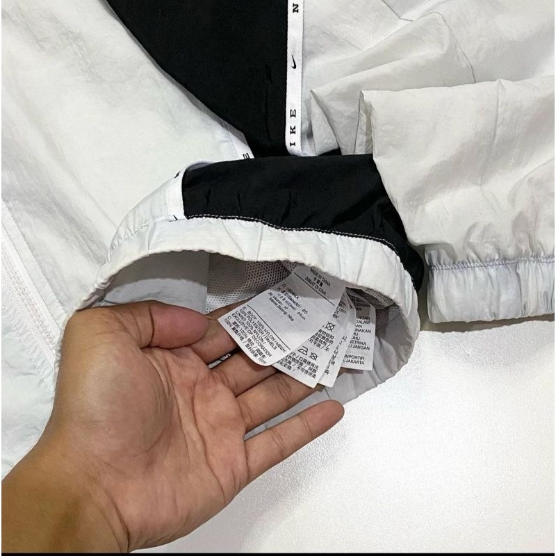 NIKE WINDBREAKER BIG LOGO