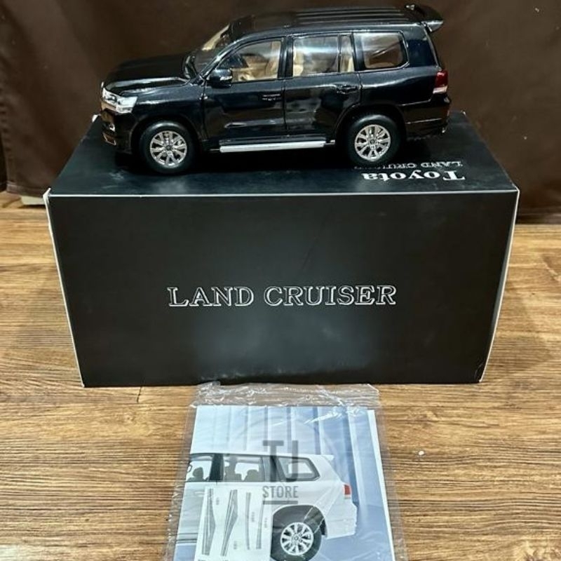 Diecast Toyota Land Cruiser VX 200 Series