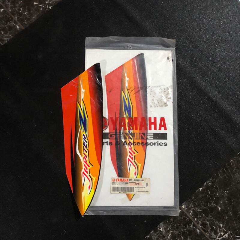 STIKER/STRIPING GRAPHIC PANEL/TEBENG SAMPING DEPAN ATAS YAMAHA JUPITER Z ORIGINAL