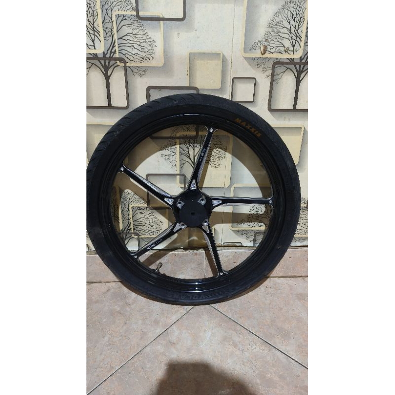 velg enkei hylos vario