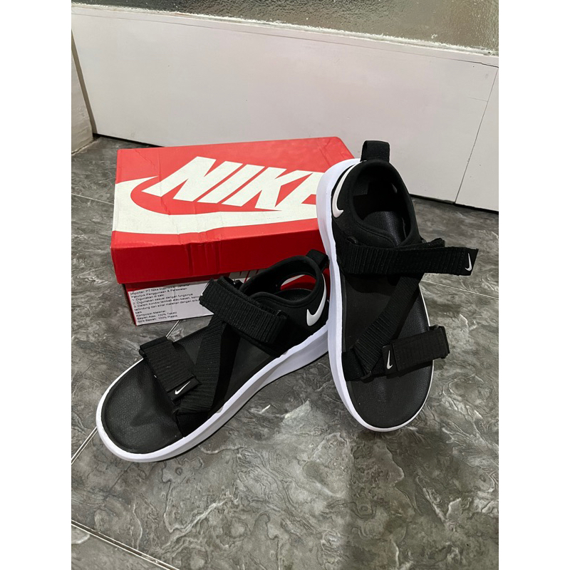 sandal nike vista