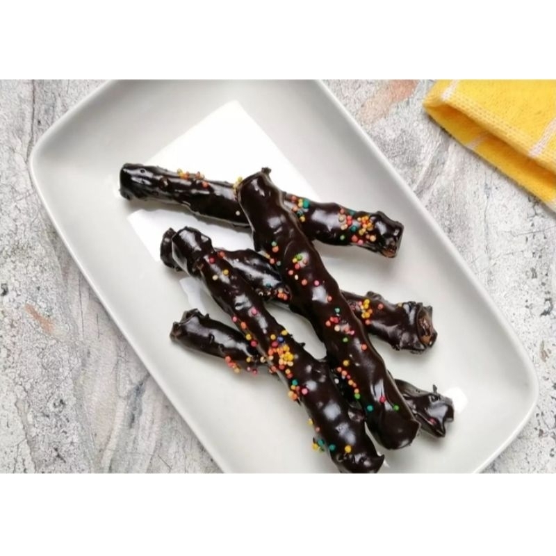 

stik pangsit coklat