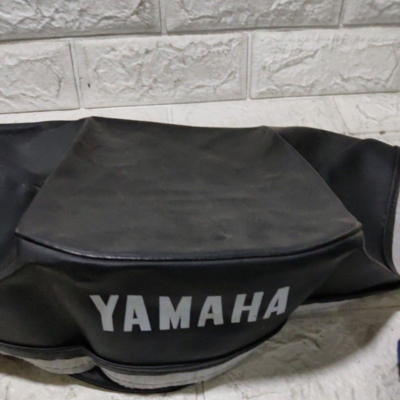 cover krakap jok lapis sarung kulit jok sadel Yamaha rs 100 rs100
