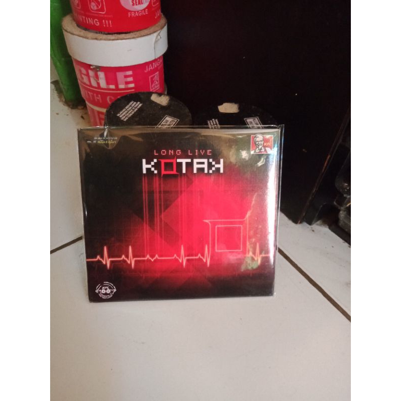 CD Kotak Long Live