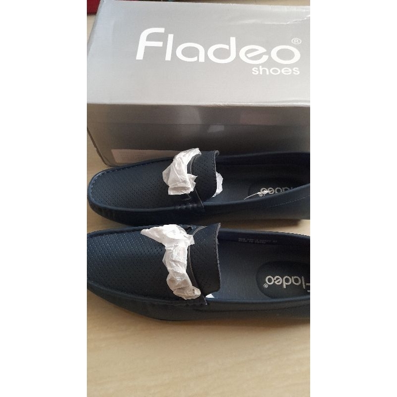 sepatu flat pria FLADEO