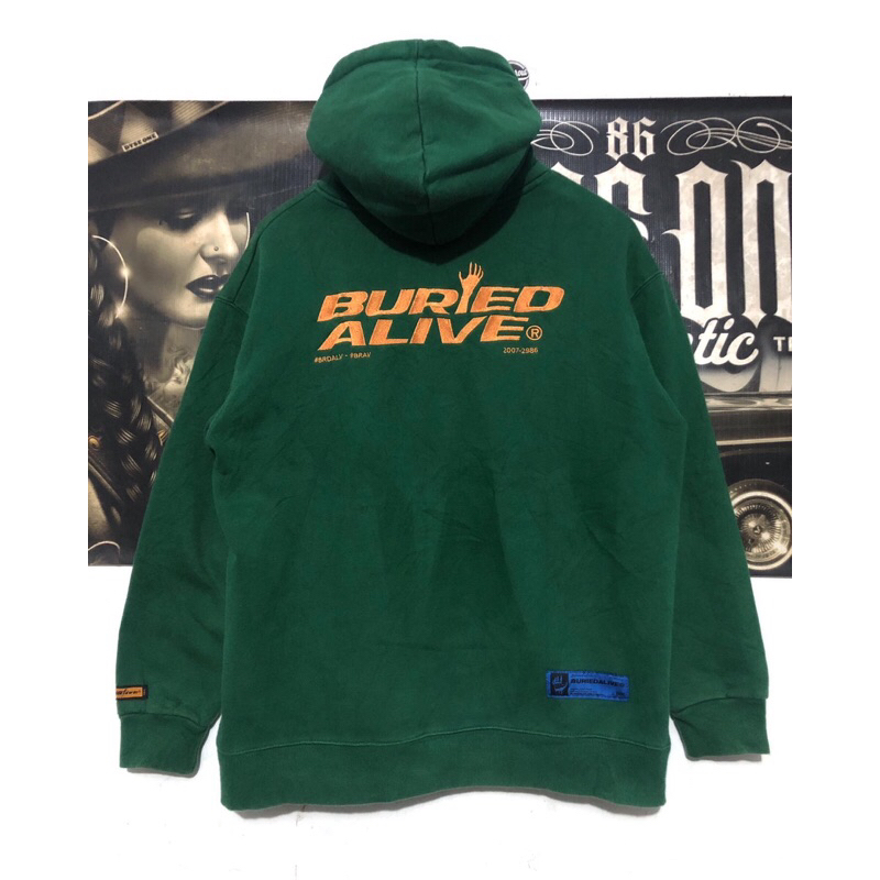 hoodie buried alive size L