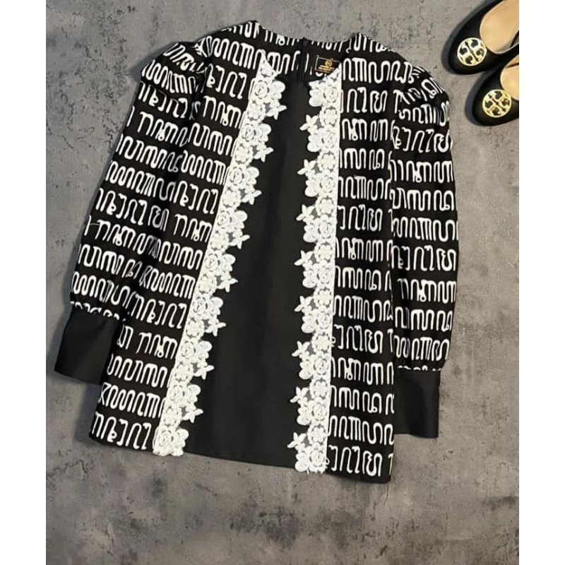 batik wanita aksara jawa