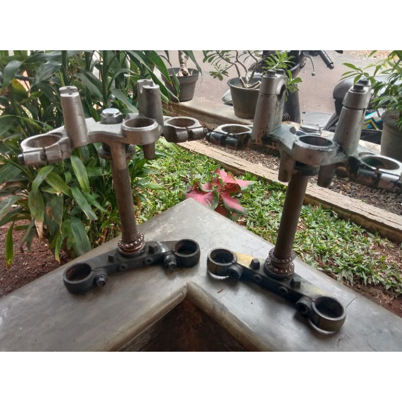 set segitiga Yamaha Byson karbu atas dan bawah