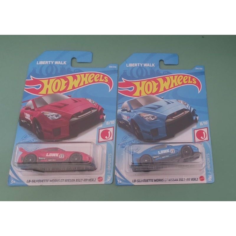 hotwheels lbwk nissan 35gt merah dan biru