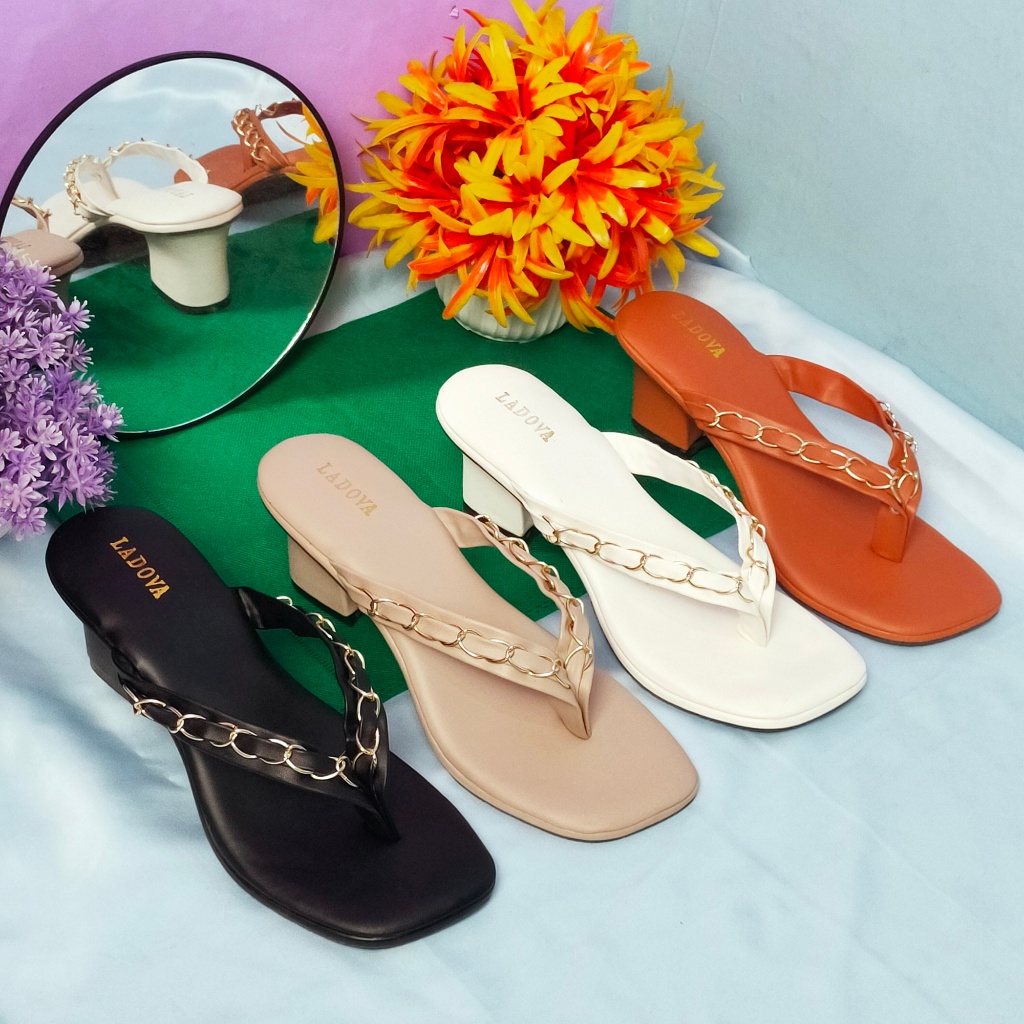 Ladova - Sandal Heels Wanita Jepit Hak Chunky 5cm Nova Aksesoris Rantai Terbaru