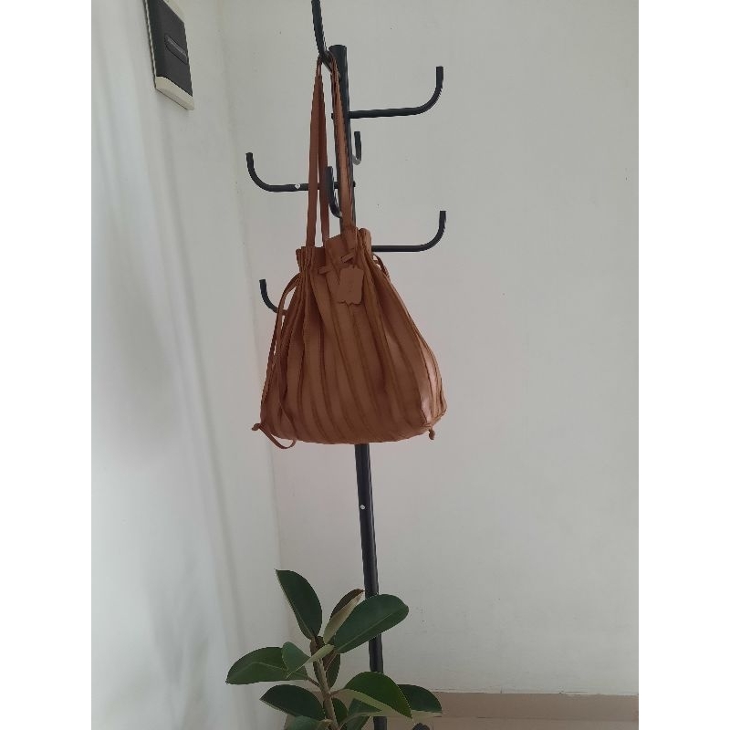 kaynn medium pleats