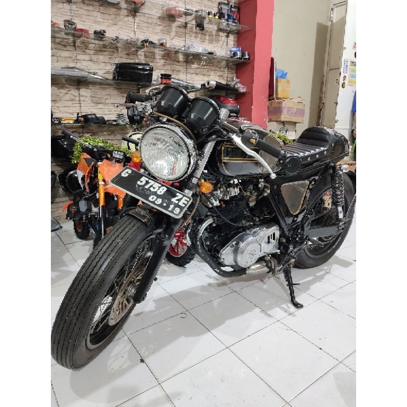 Sepeda Motor Thunder GSX 250 cc Dobel Knalpot Custom Caferacer Cafe Racer