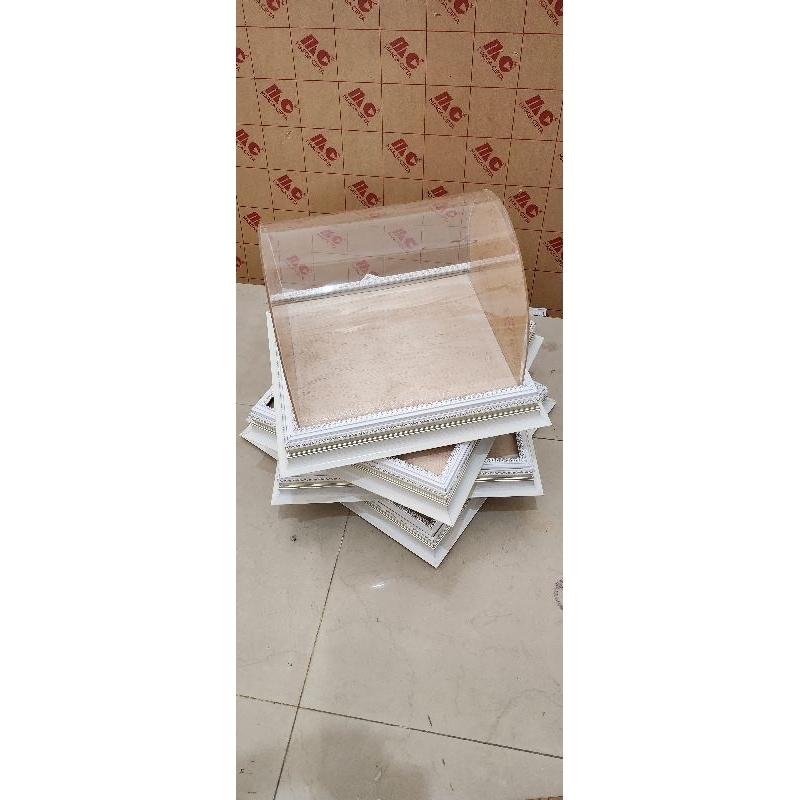 hantaran akrilik oval isi 10 box piccaso