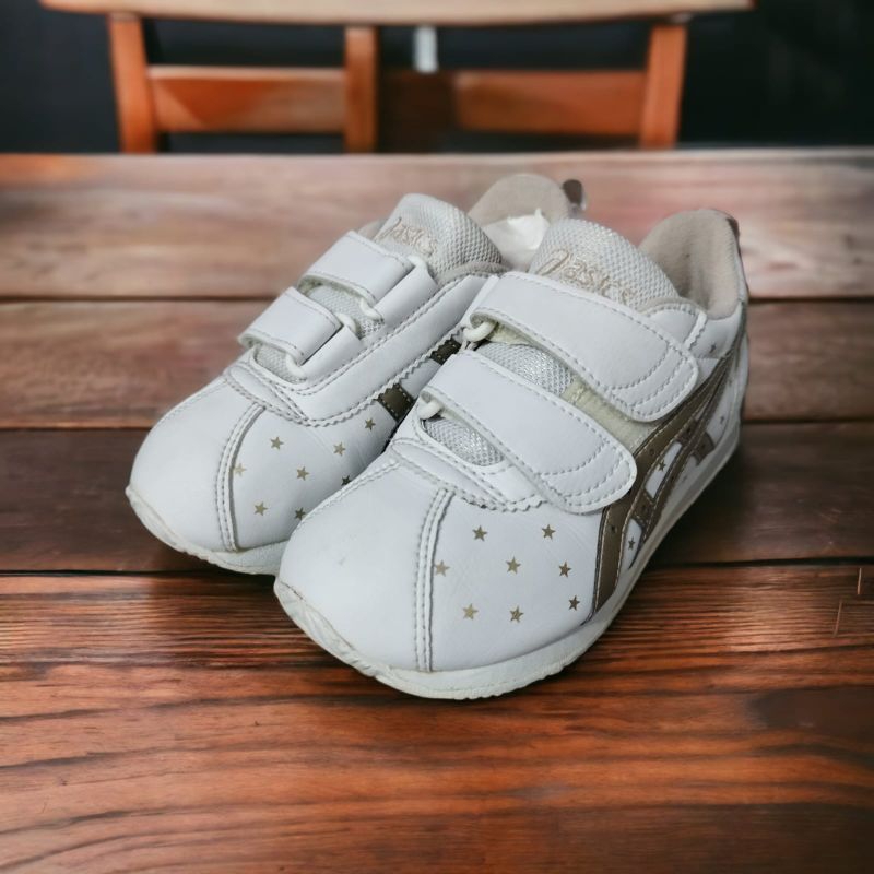 Sepatu anak sneakers fashion ASICS Size 30 Made in Indonesia