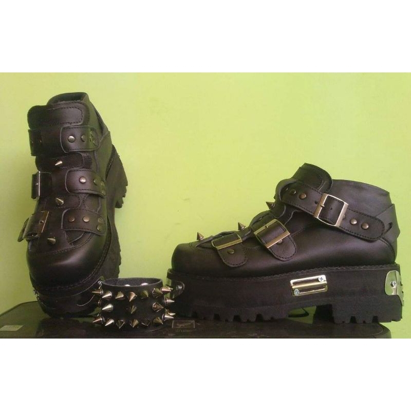sepatu boots rock gesper 3 pendek kulit