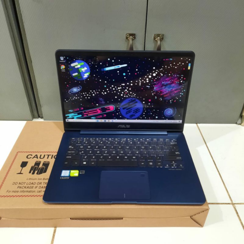 Laptop Asus ZenBook UX430UNR Cor i7-8550U Ram 16GB SSD 512Gb Dualvga Nvdia Geforce MX150 2GB FHD