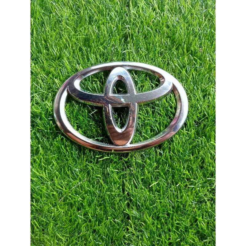 EMBLEM GRILL TOYOTA AVANZA LOGO MOBIL TOYOTA AVANZA TAHUN 2015-2018 75311-BZ300
