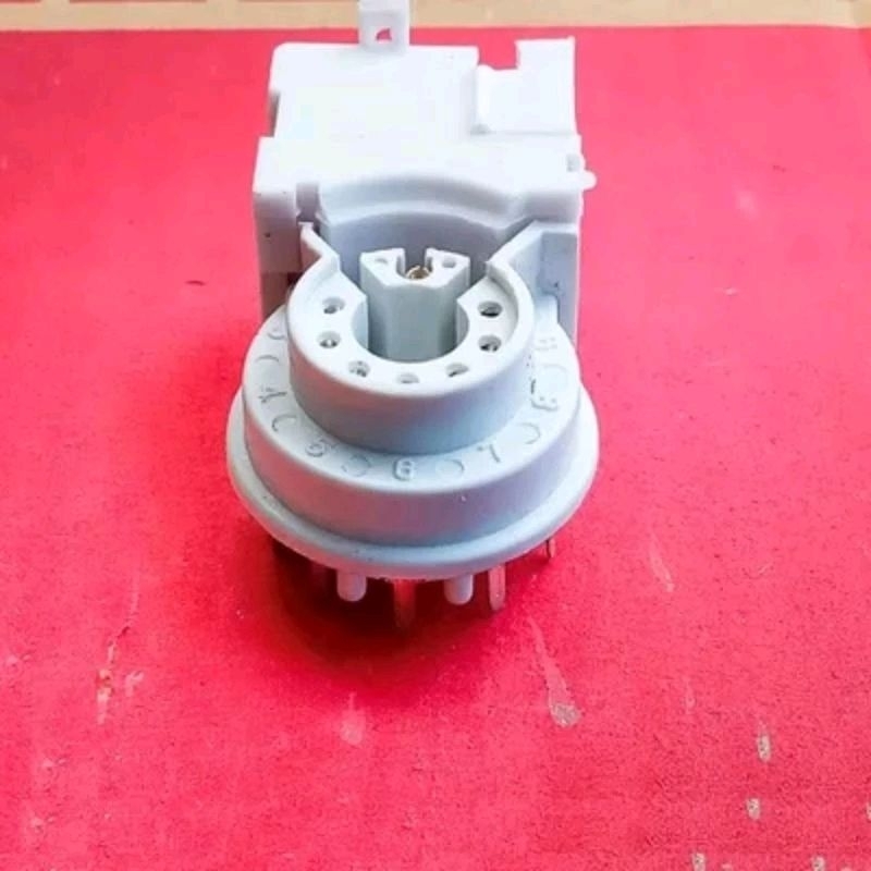 soket crt 7 pin kaki lurus